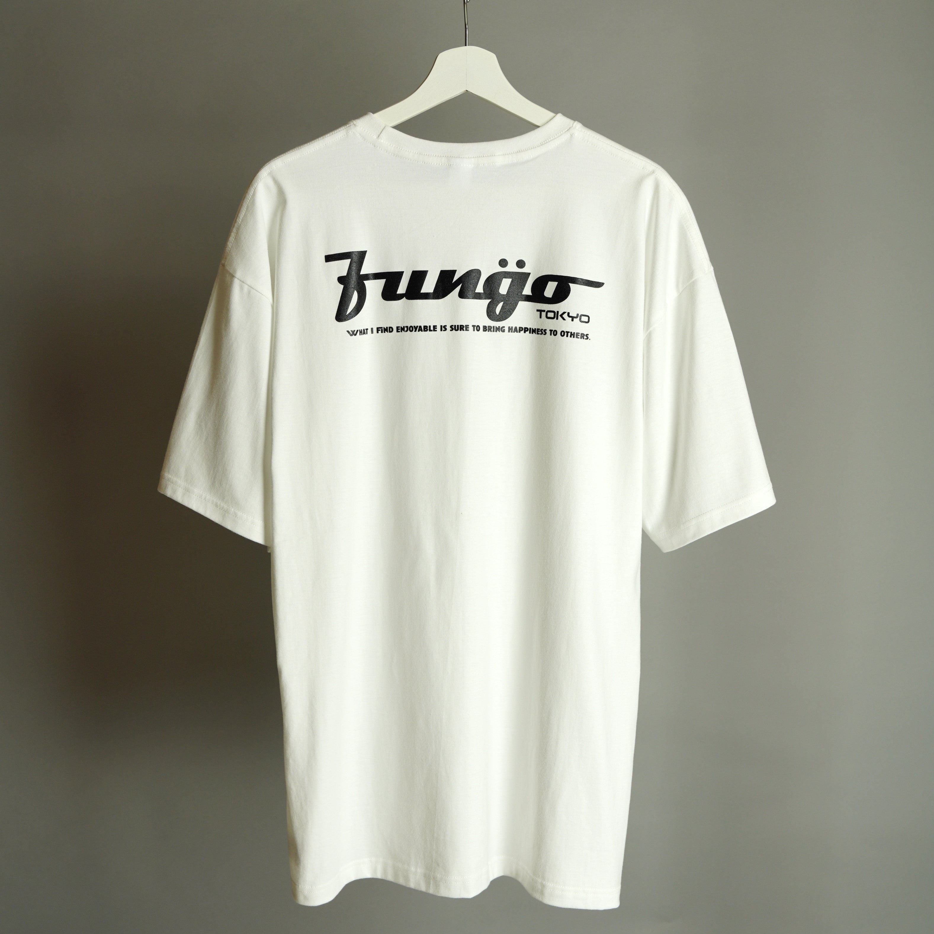 UPPER LOGO バックプリント半袖Tシャツ