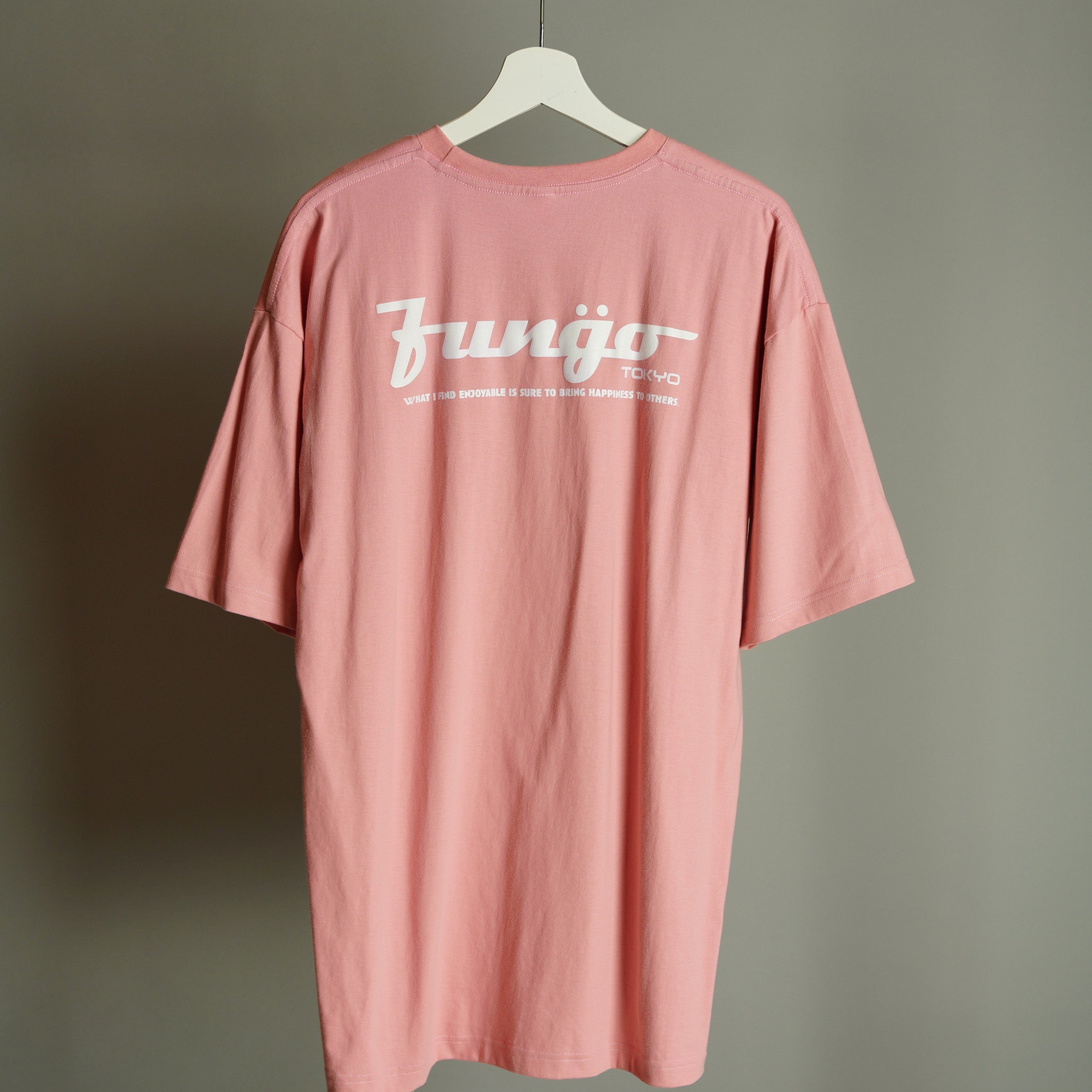 UPPER LOGO バックプリント半袖Tシャツ