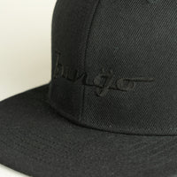 平ツバ ロゴ刺繍CAP