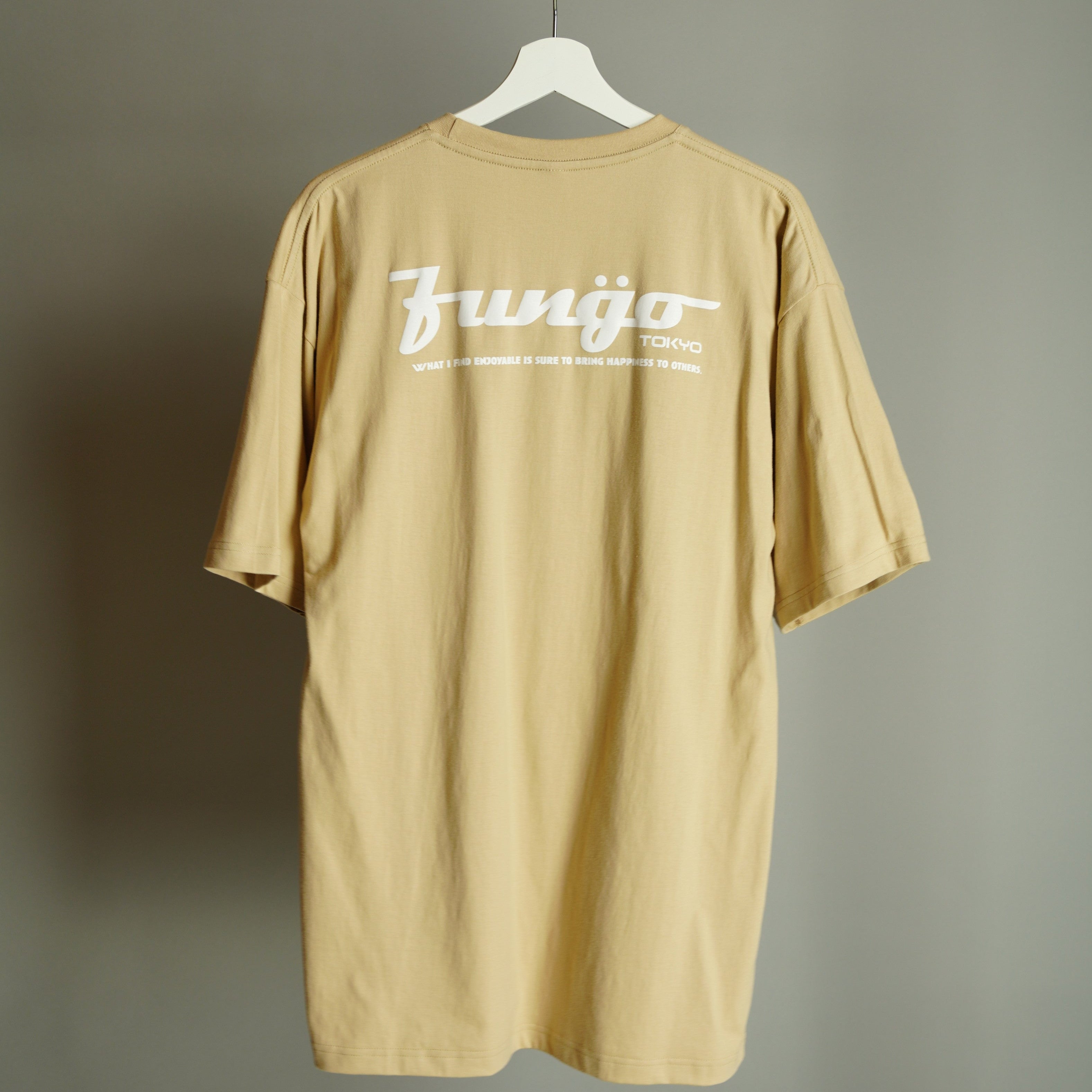 UPPER LOGO バックプリント半袖Tシャツ